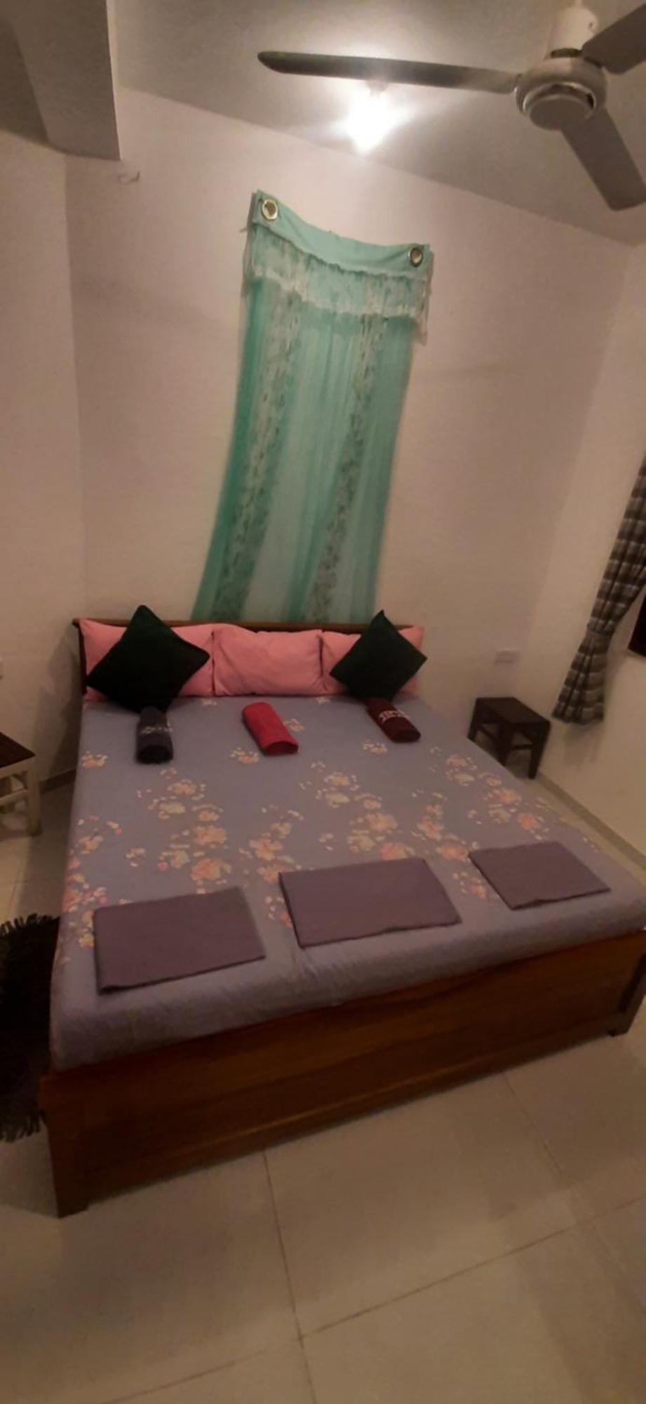 Weerakoon Garden Guest Otel Hikkaduwa Dış mekan fotoğraf